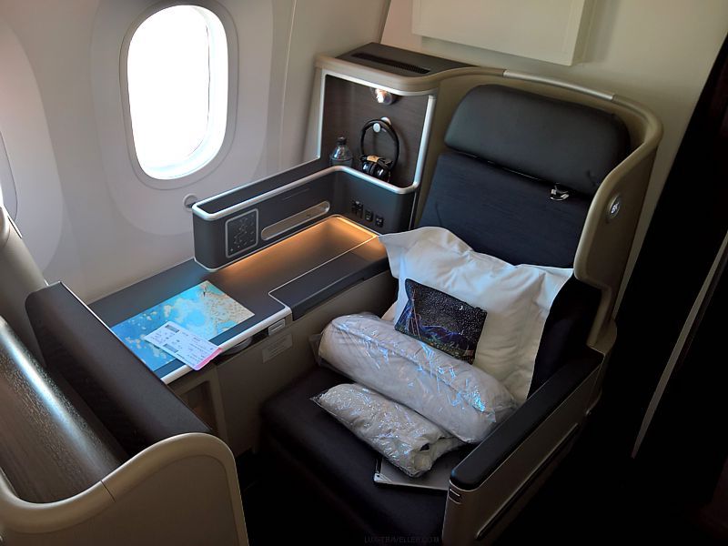 Qantas business class seat on QF10